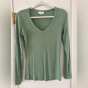 Bohme Women's Green V-Neck Top